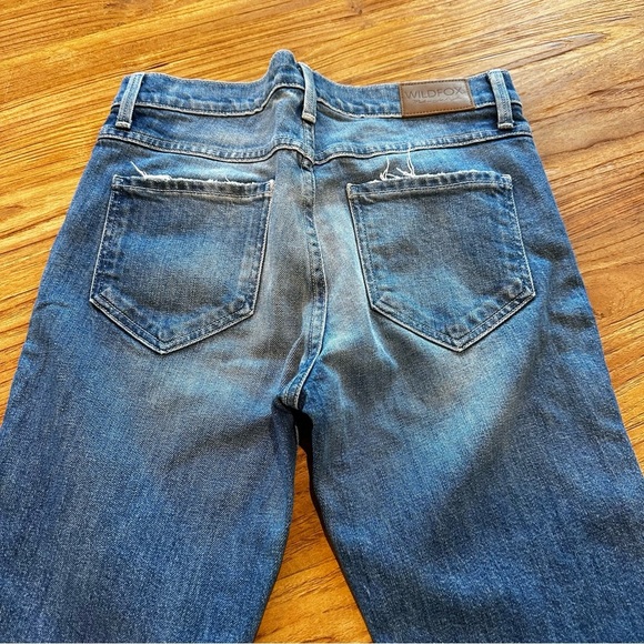 Wildfox Women’s Blue Denim Skinny Leg Jeans Mid Rise Cotton Stretch Mom Style - Picture 8 of 11